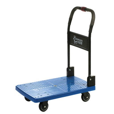 Une main pliant la plate-forme pliable SILENCIEUSE de polypropylène du chariot 180kg à chariot